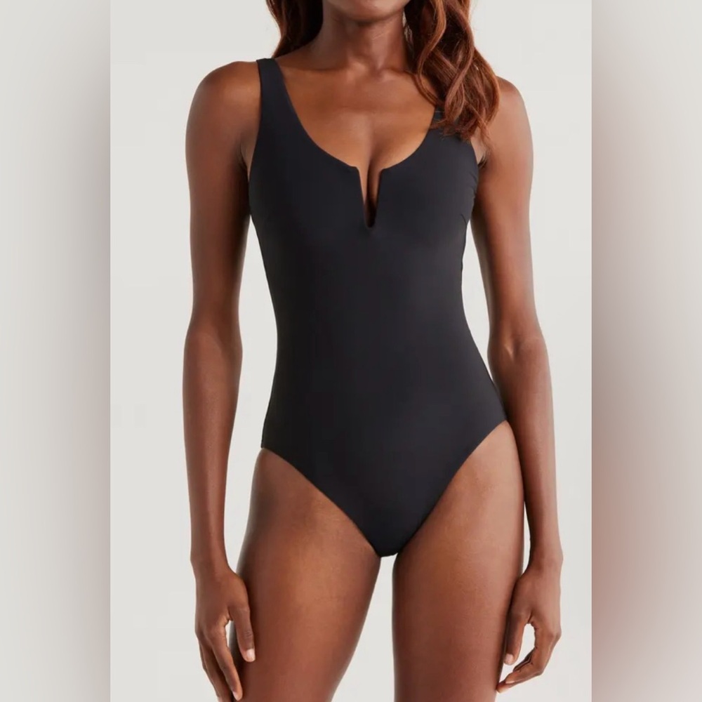 $395 Bondi Born Verity One-Piece Swimsuit M